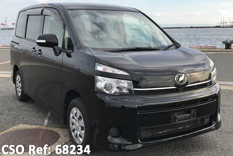 Toyota / Voxy 2013